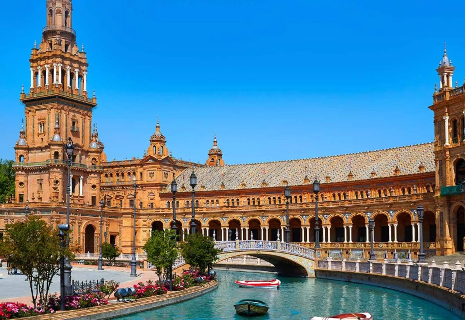 Plaza de España en Sevilla, uno de los destinos de Azurea Luxury Experiences